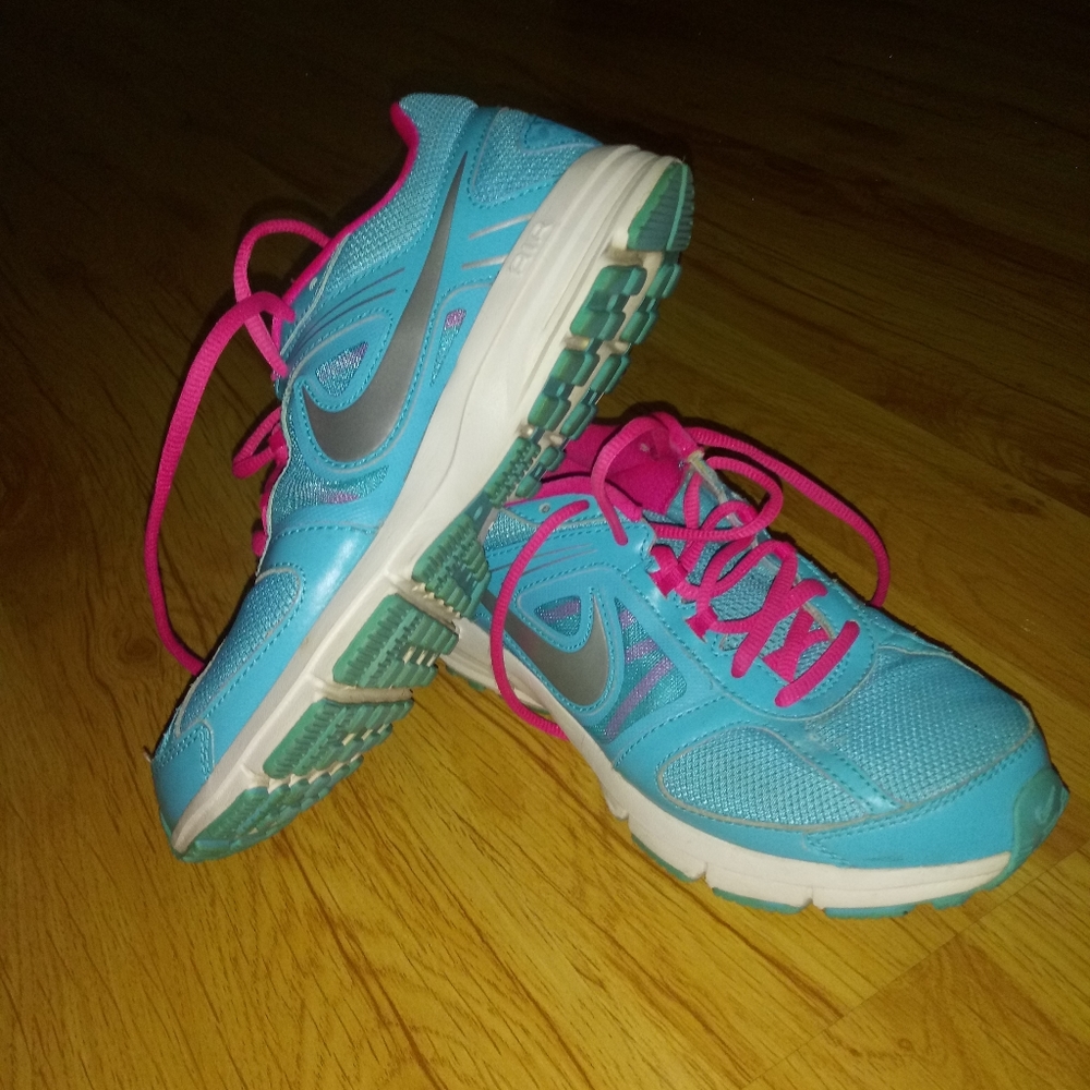 Nike - Picture 6 of 12